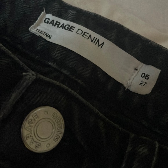 Garage festival short - Picture 1 of 4